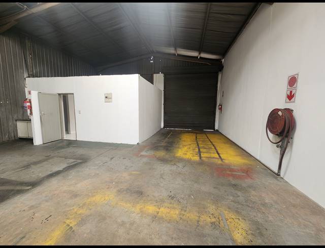 285M² WAREHOUSE TO LET IN WADEVILLE